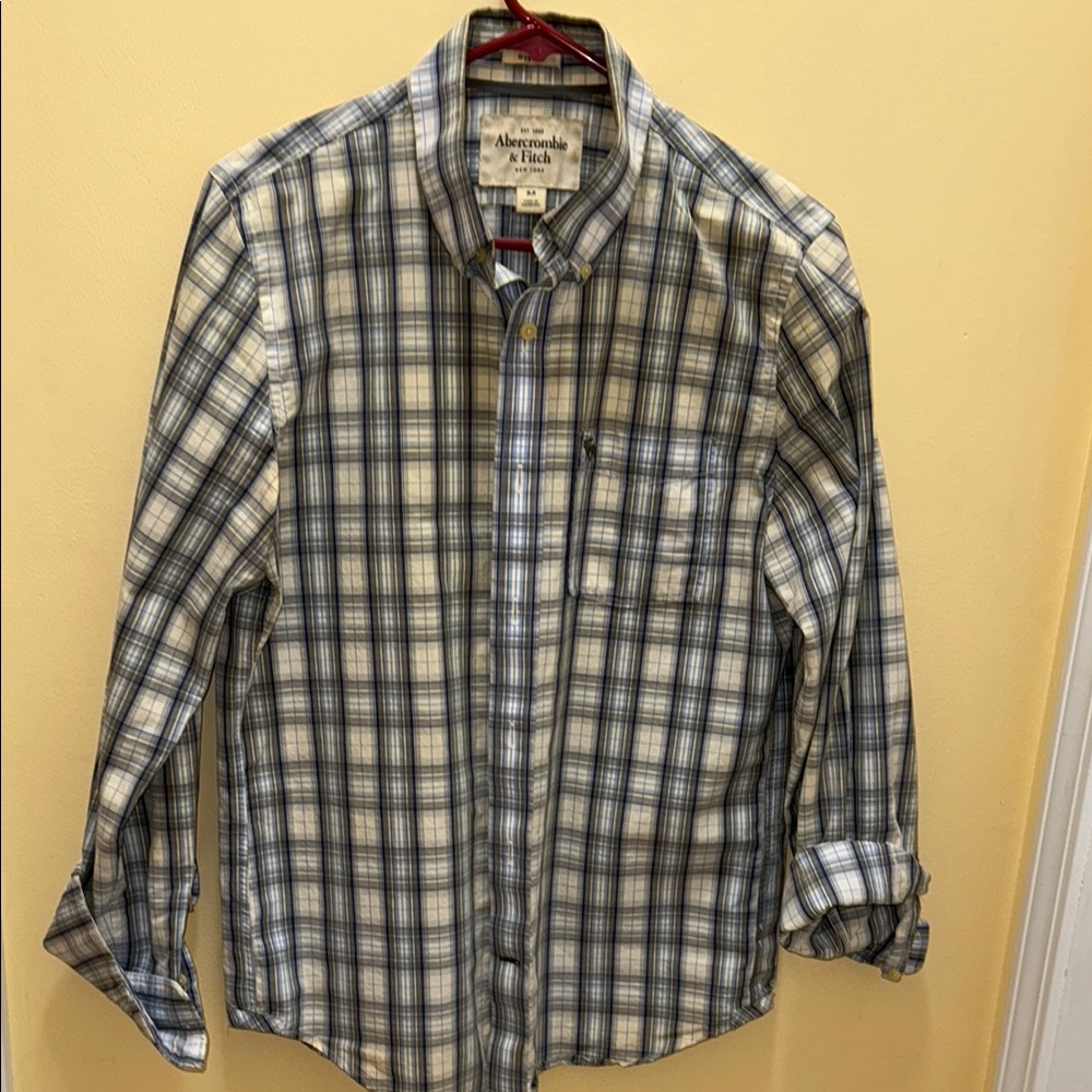 Abercrombie & Fitch Blue and White Casual Button Down Shirt